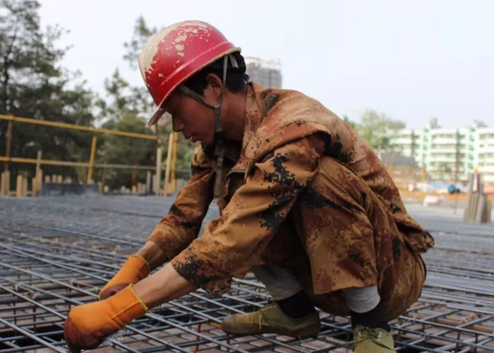 烈日下的擔當、高溫下的堅持